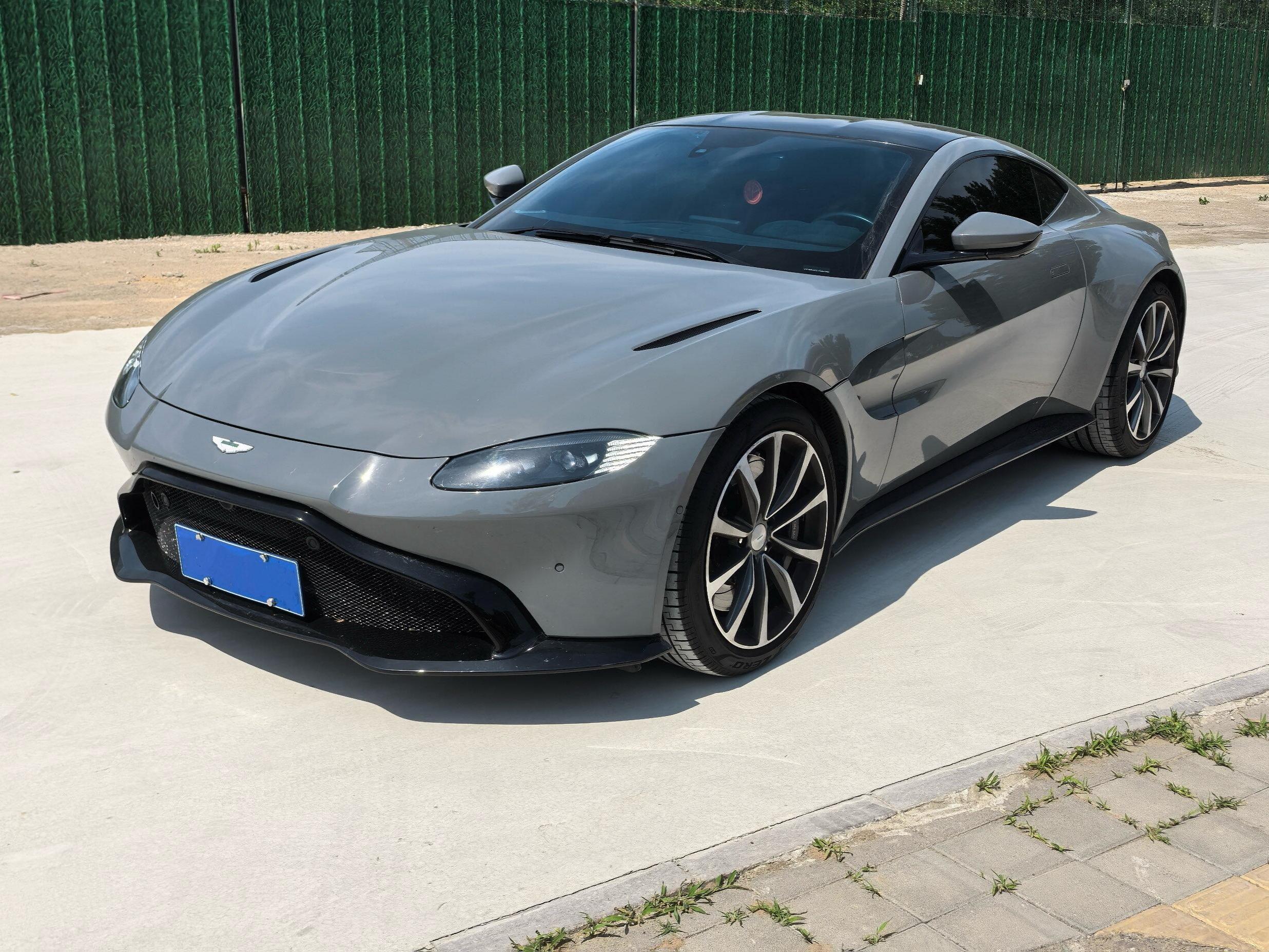 二手阿斯顿·马丁 V8 Vantage 灰色/黑色 2020款 4.0T V8 Coupe