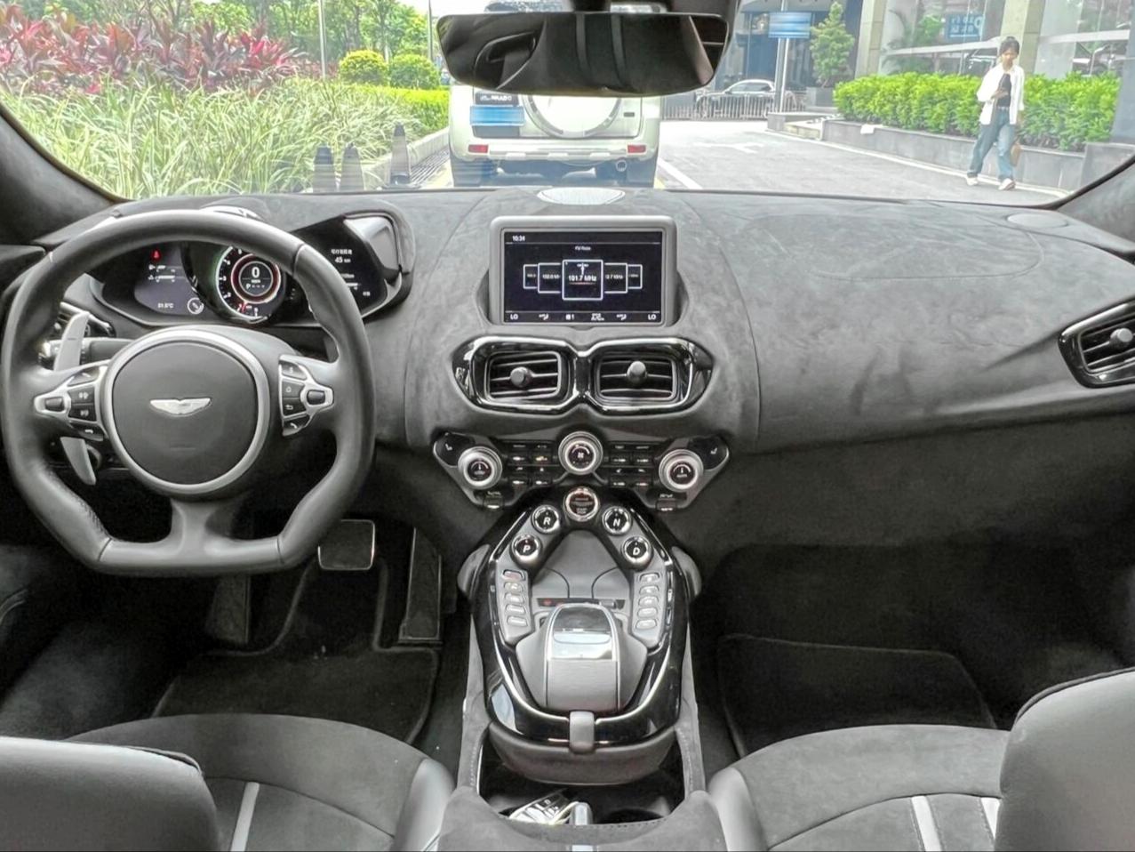 二手阿斯顿·马丁 V8 Vantage 灰色/黑色 2020款 4.0T V8 Coupe