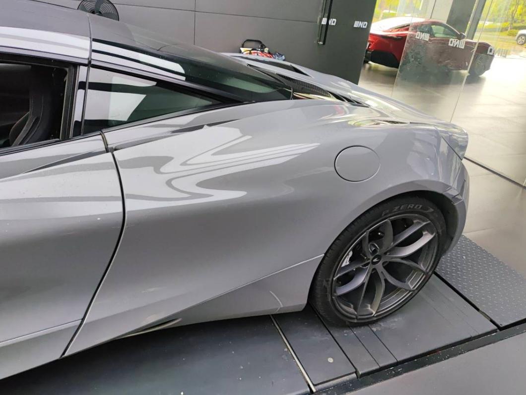 二手迈凯伦 720S 白色/黑色 2019款 4.0T Coupe