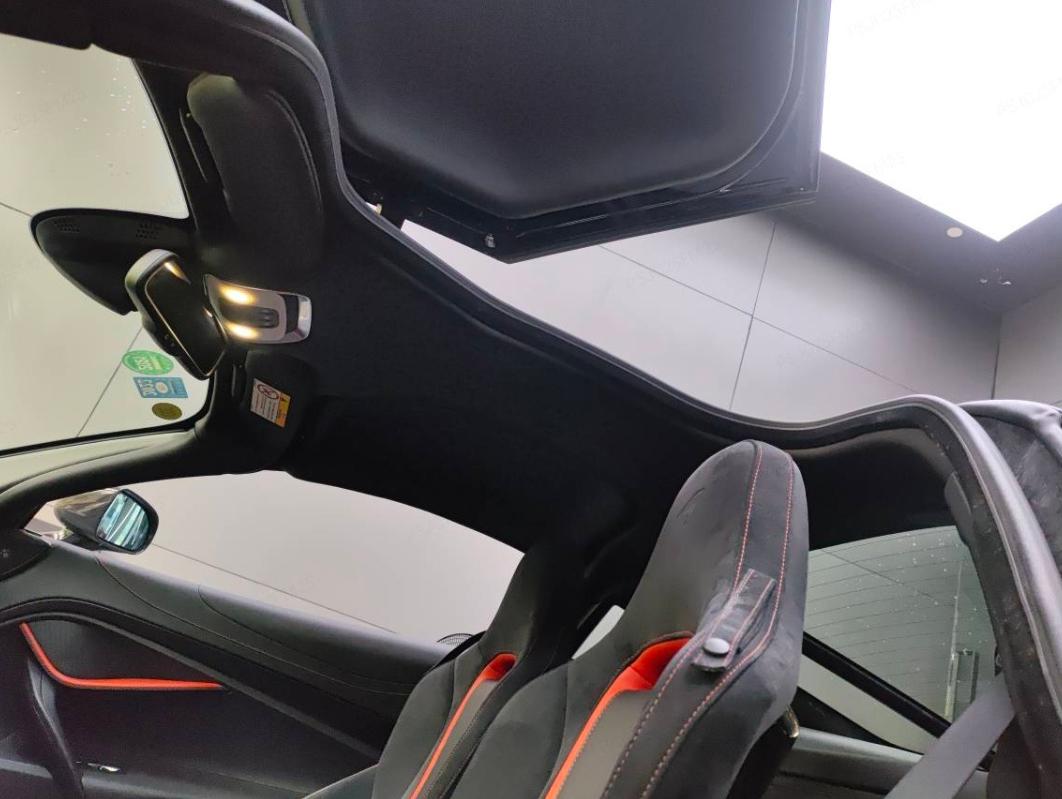 二手迈凯伦 720S 白色/黑色 2019款 4.0T Coupe