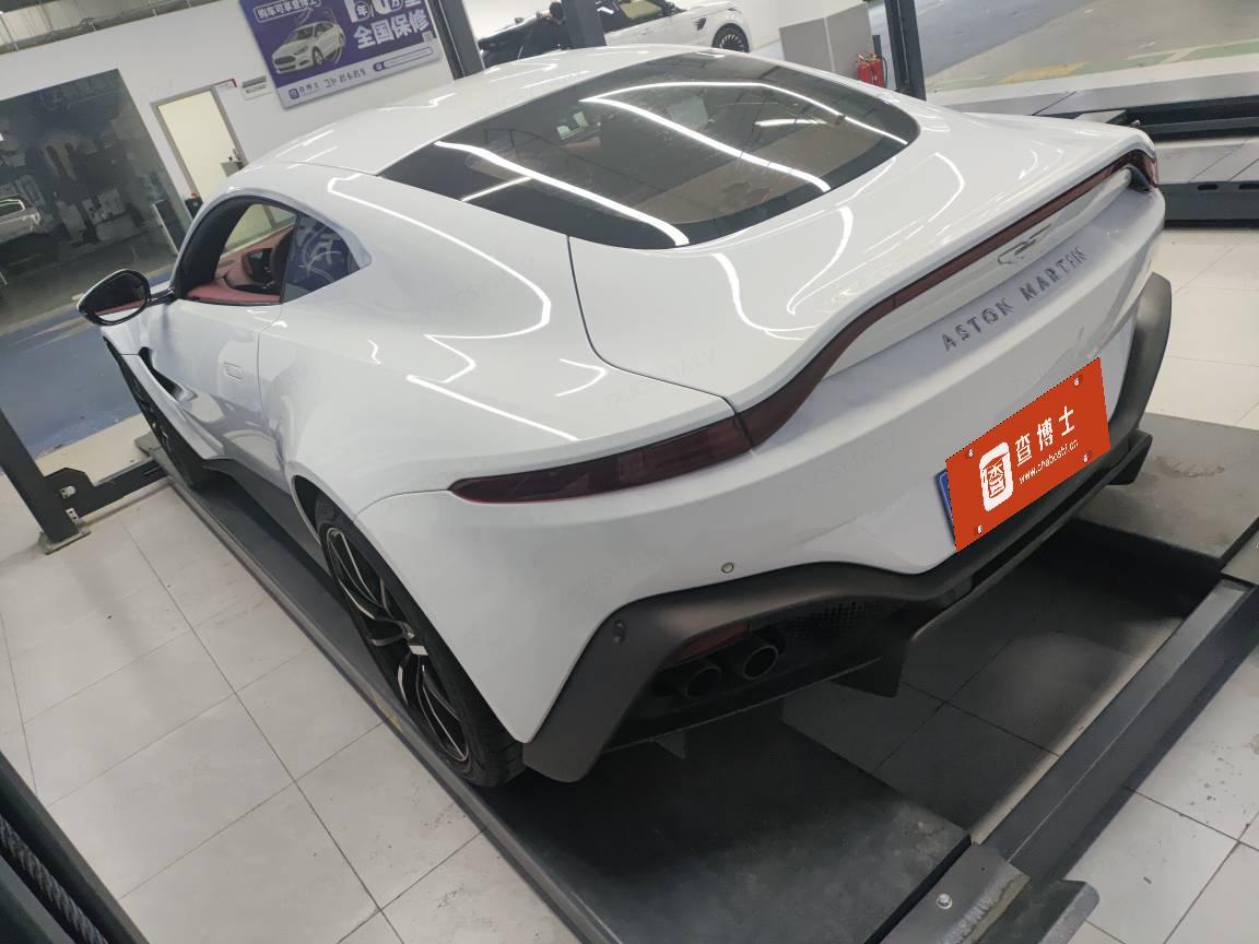 二手阿斯顿·马丁 V8 Vantage 白色/红色 2022款 4.0T V8 Coupe