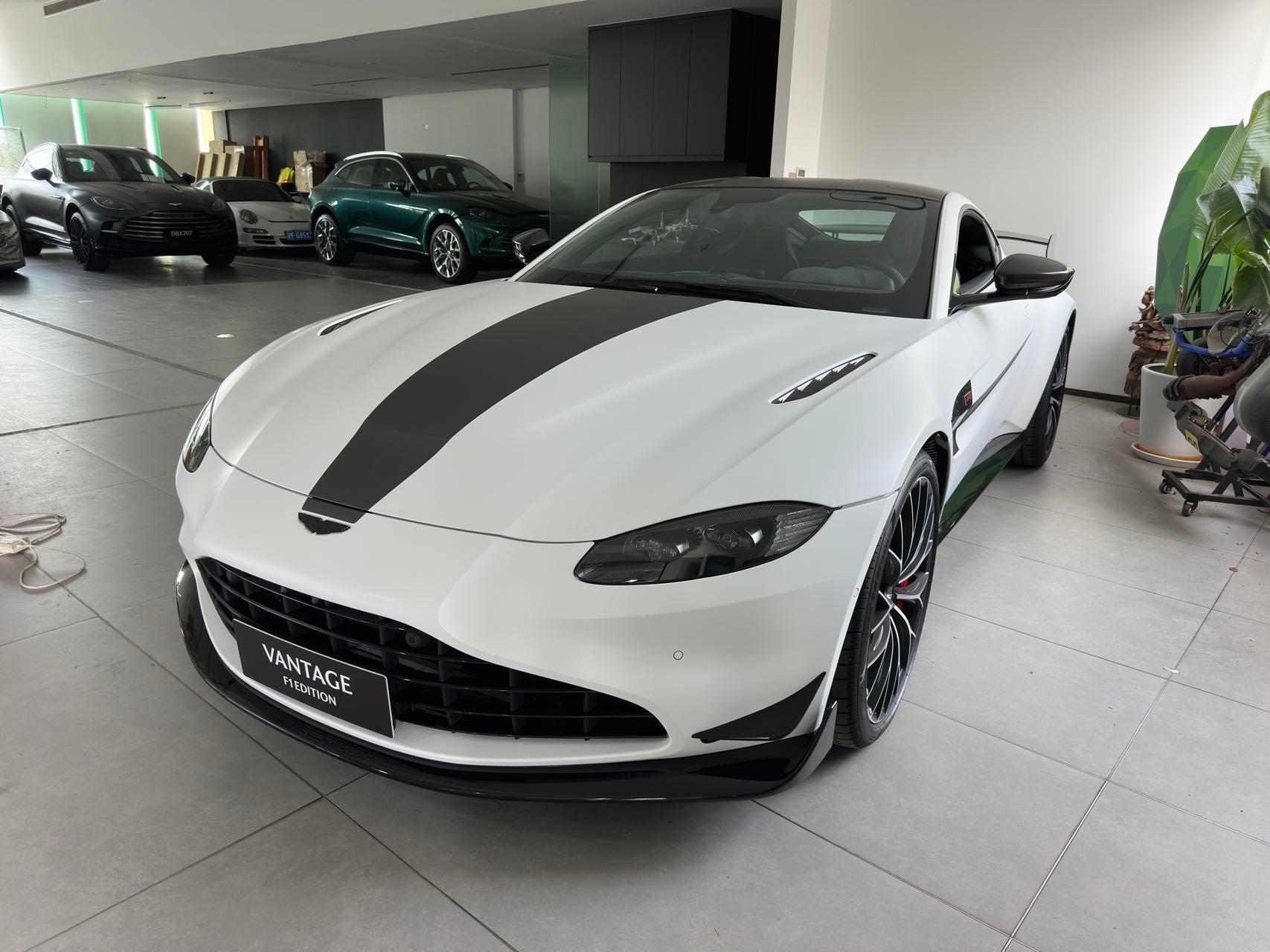 二手阿斯顿·马丁 V8 Vantage 白色/黑色 2023款 4.0T V8 F1 Edition Coupe