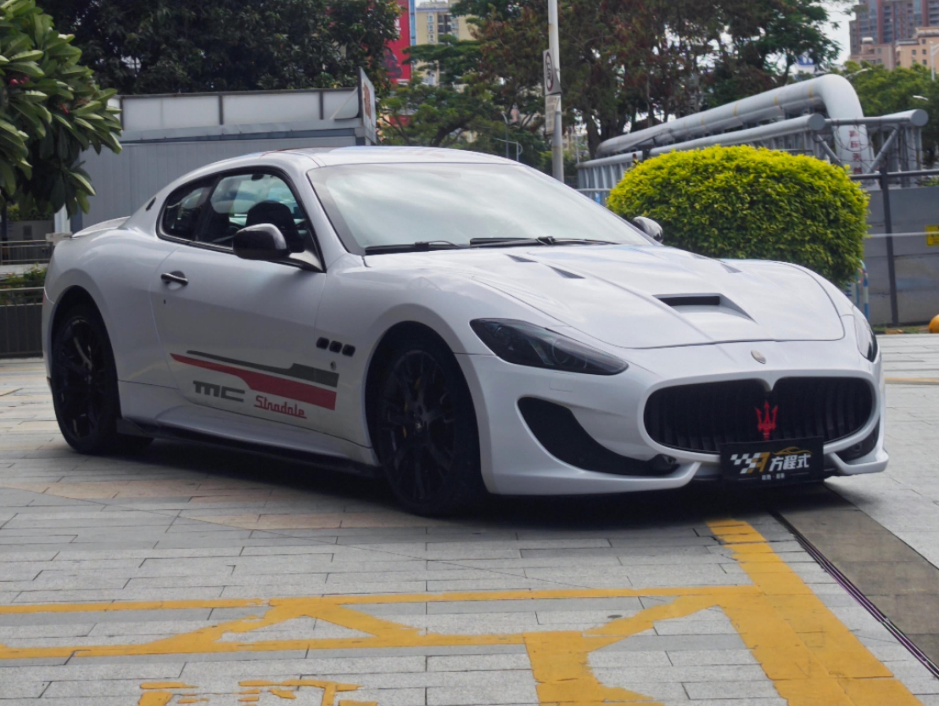 二手玛莎拉蒂 GranTurismo 蓝色/黑色 2013款 4.7L Sport Automatic