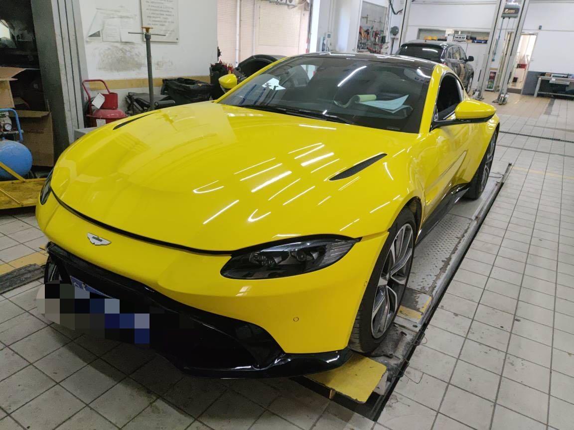 二手阿斯顿·马丁 V8 Vantage 灰色/黑色 2020款 4.0T V8 Coupe