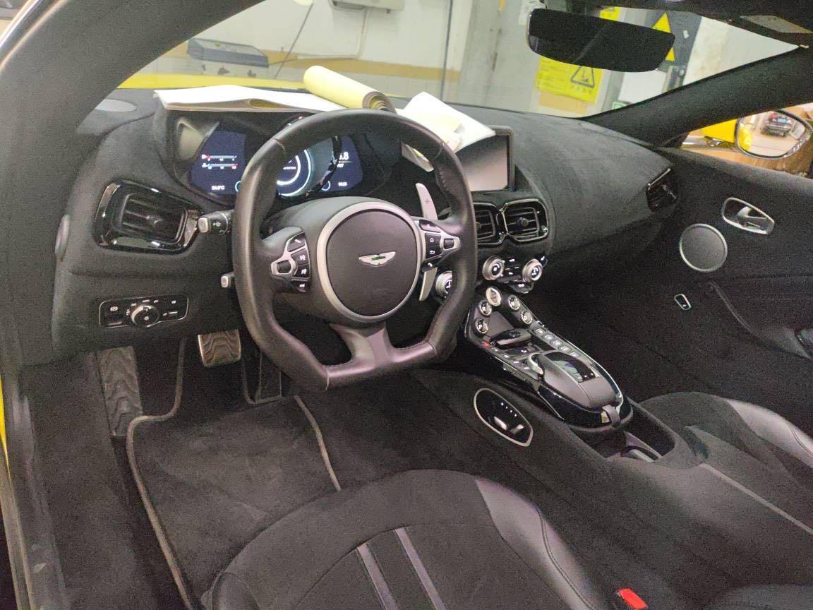 二手阿斯顿·马丁 V8 Vantage 灰色/黑色 2020款 4.0T V8 Coupe