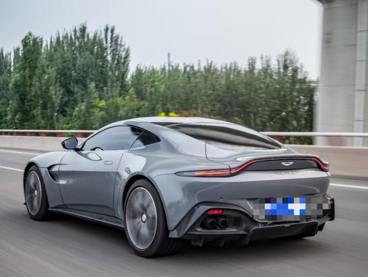 二手阿斯顿·马丁 V8 Vantage 灰色/黑色 2020款 4.0T V8 Coupe
