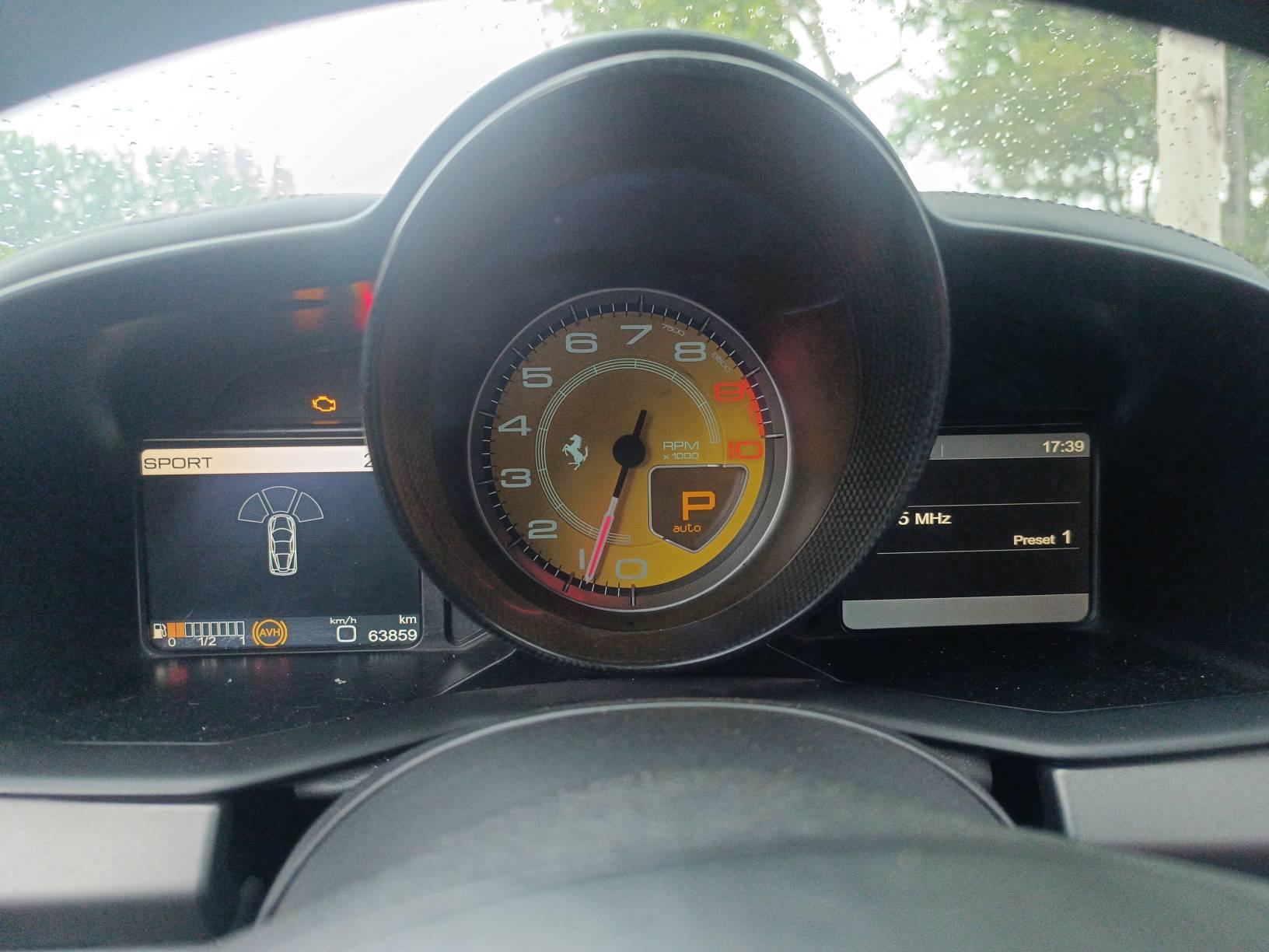 二手法拉利 458 红色/红色 2012款 4.5L Italia 中国限量版