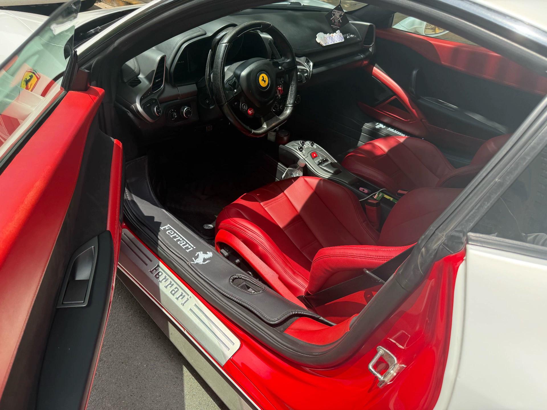 二手法拉利 458 红色/红色 2012款 4.5L Italia 中国限量版