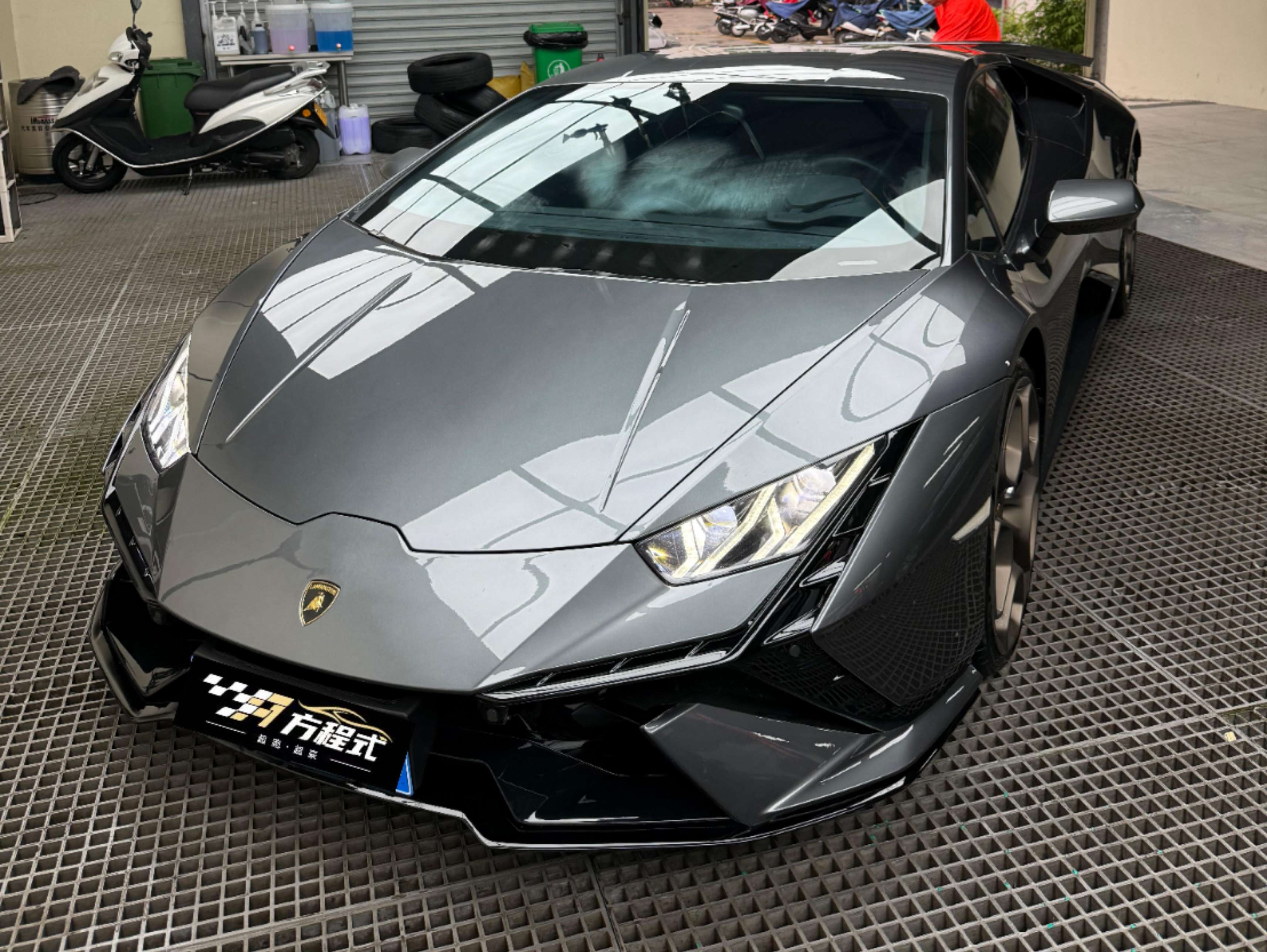 二手兰博基尼 Huracán 灰色/黑色 2016款 LP 600-4 限量版