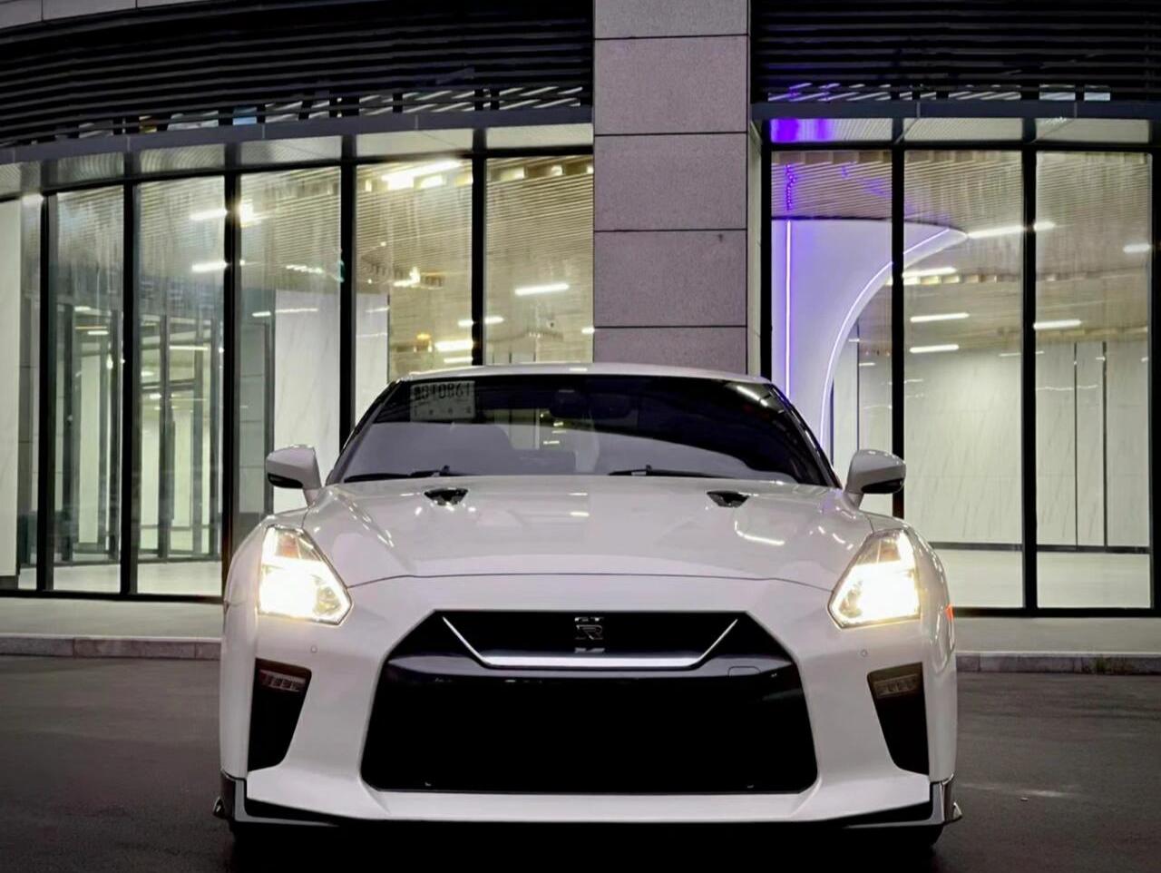 二手日产 GT-R 白色/黑色 2017款 3.8T