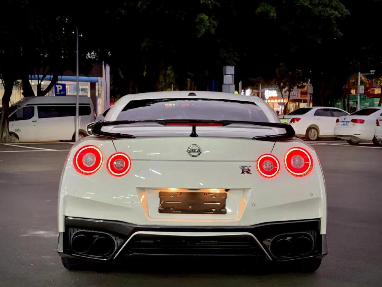 二手日产 GT-R 白色/黑色 2017款 3.8T