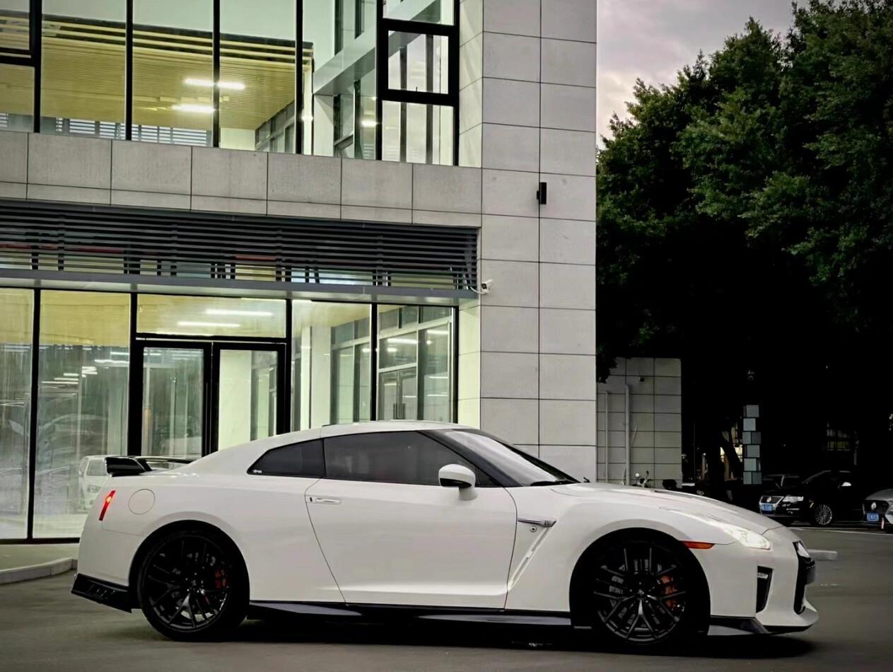 二手日产 GT-R 白色/黑色 2017款 3.8T