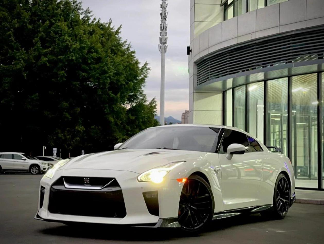 二手日产 GT-R 白色/黑色 2017款 3.8T