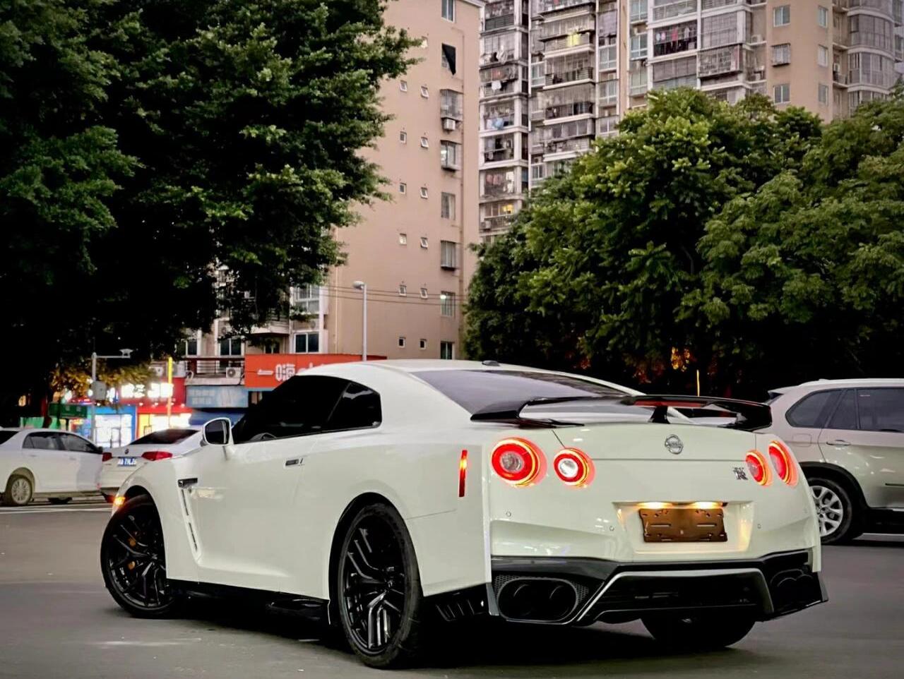 二手日产 GT-R 白色/黑色 2017款 3.8T