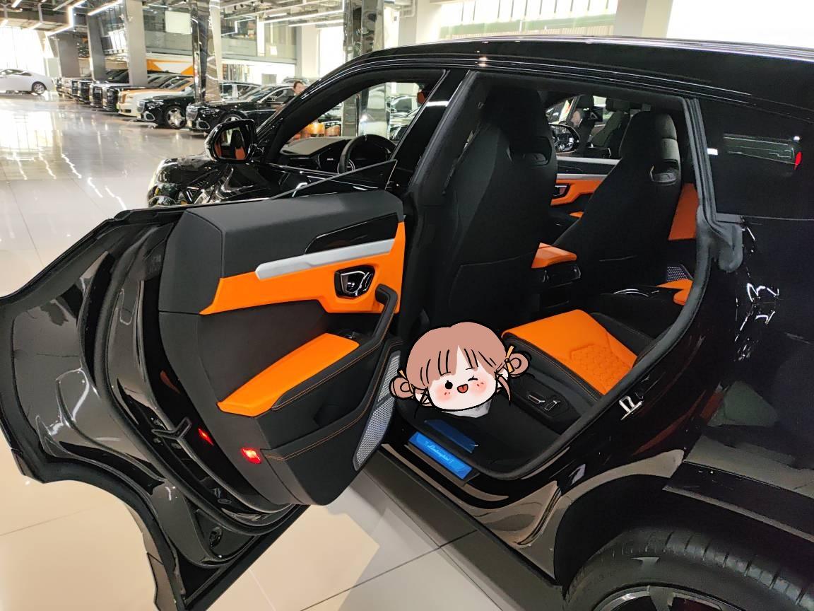 二手兰博基尼 Urus 黑色/黑橙 2021款 4.0T V8