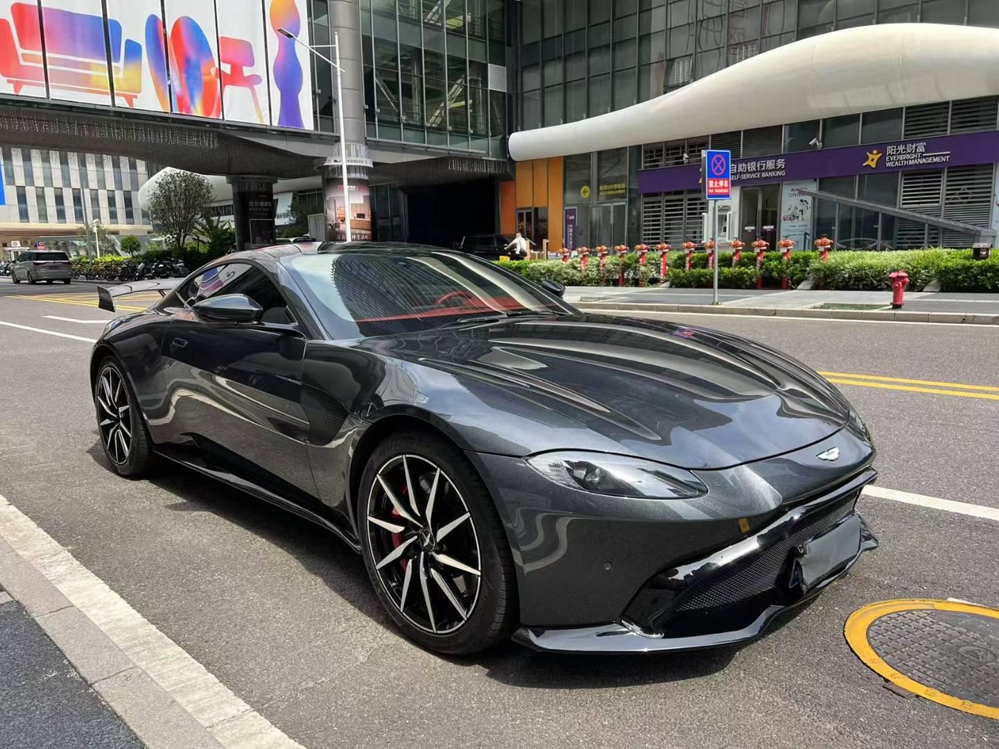二手阿斯顿·马丁 V8 Vantage 灰色/红色 2022款 4.0T V8 Coupe
