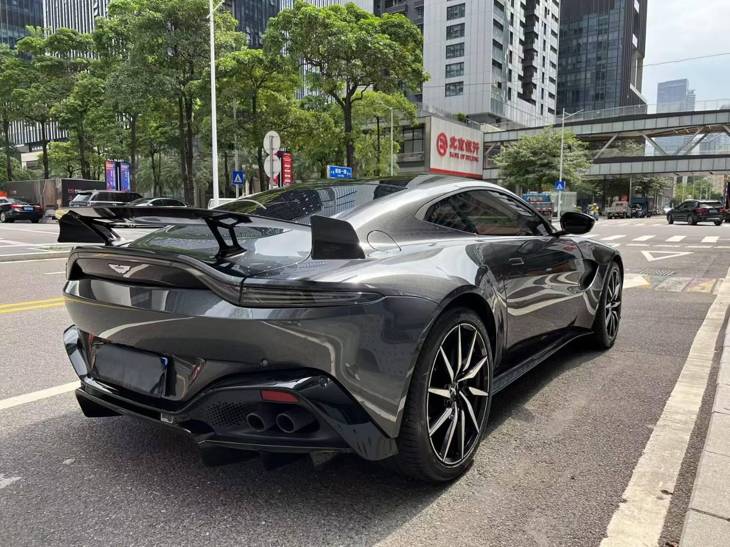 二手阿斯顿·马丁 V8 Vantage 灰色/红色 2022款 4.0T V8 Coupe
