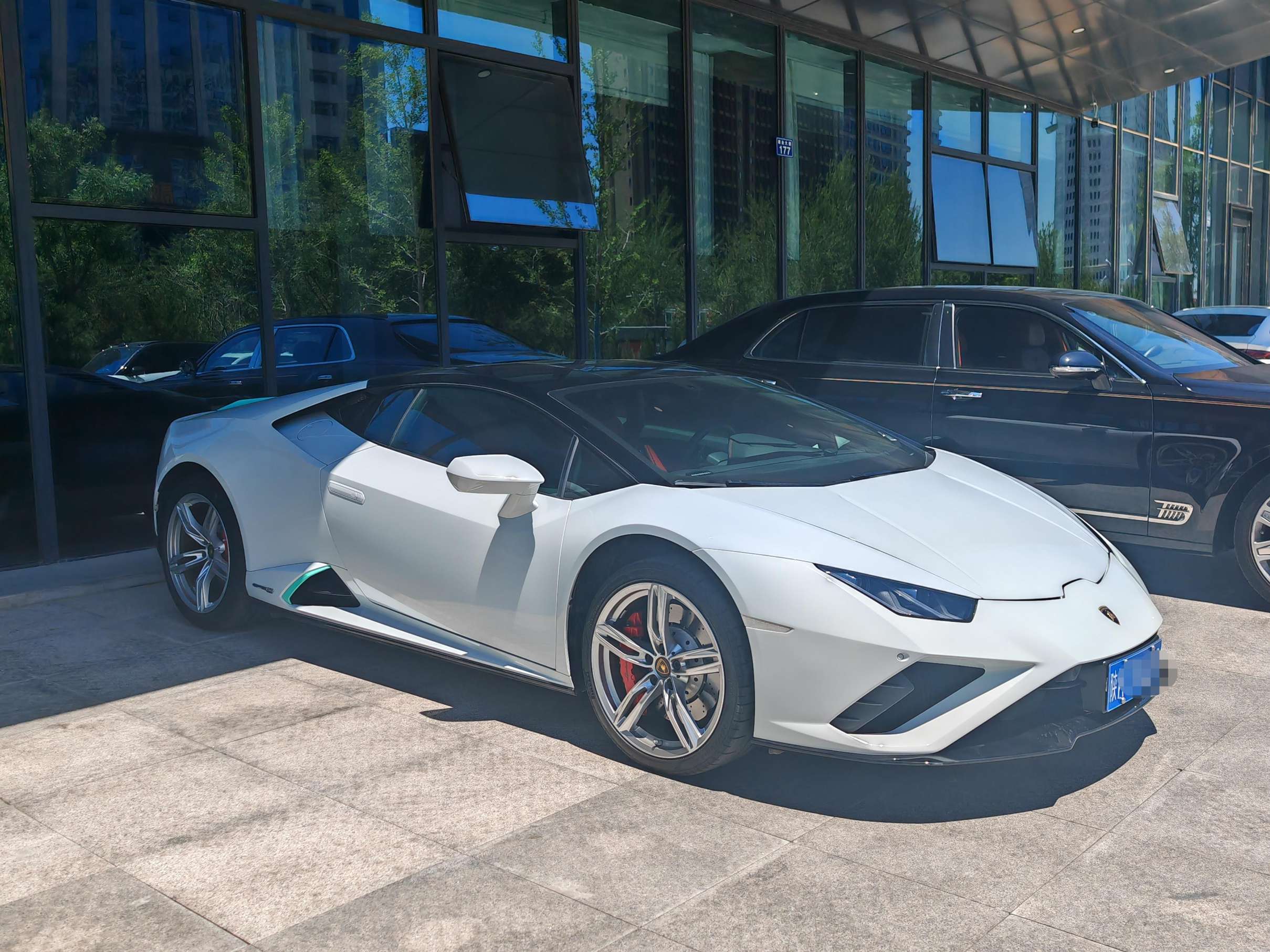 二手兰博基尼 Huracán 白色/红色 2020款 Huracán EVO RWD