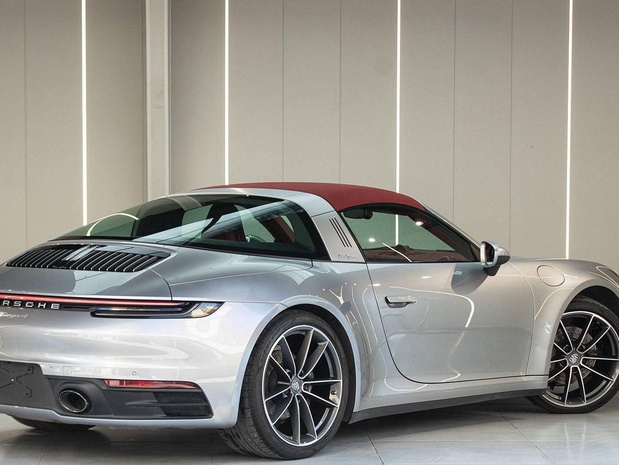 二手保时捷 911 银色/红色  2022款 Targa 4 3.0T