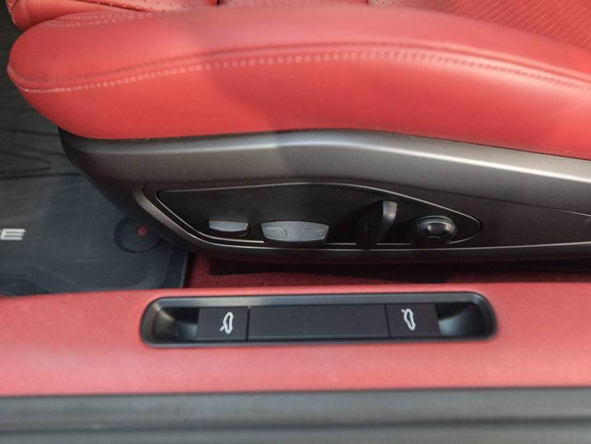 二手保时捷 911 银色/红色  2022款 Targa 4 3.0T