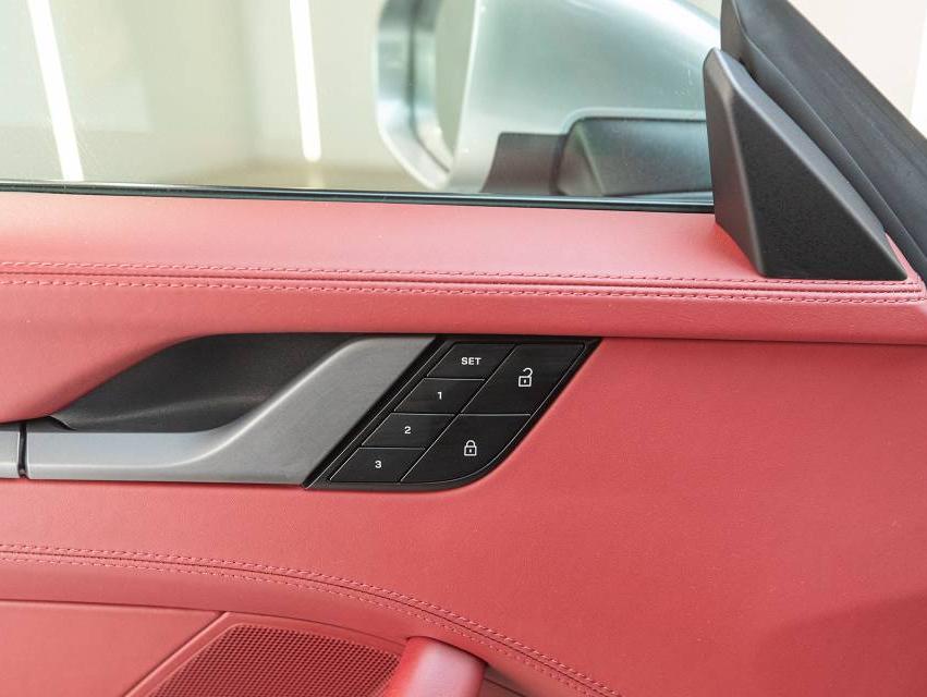 二手保时捷 911 银色/红色  2022款 Targa 4 3.0T