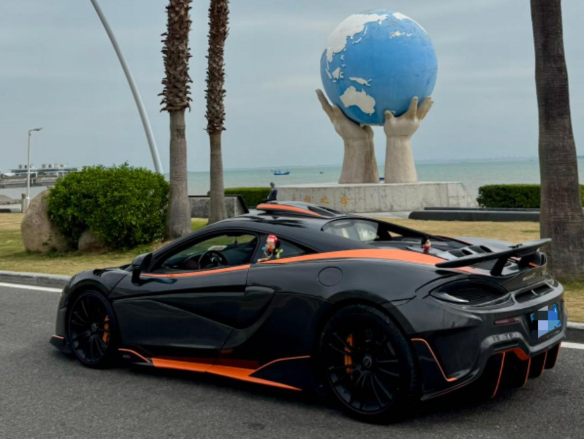 二手迈凯伦 570S 橙色/黑橙 2015款 570S 3.8T Coupe