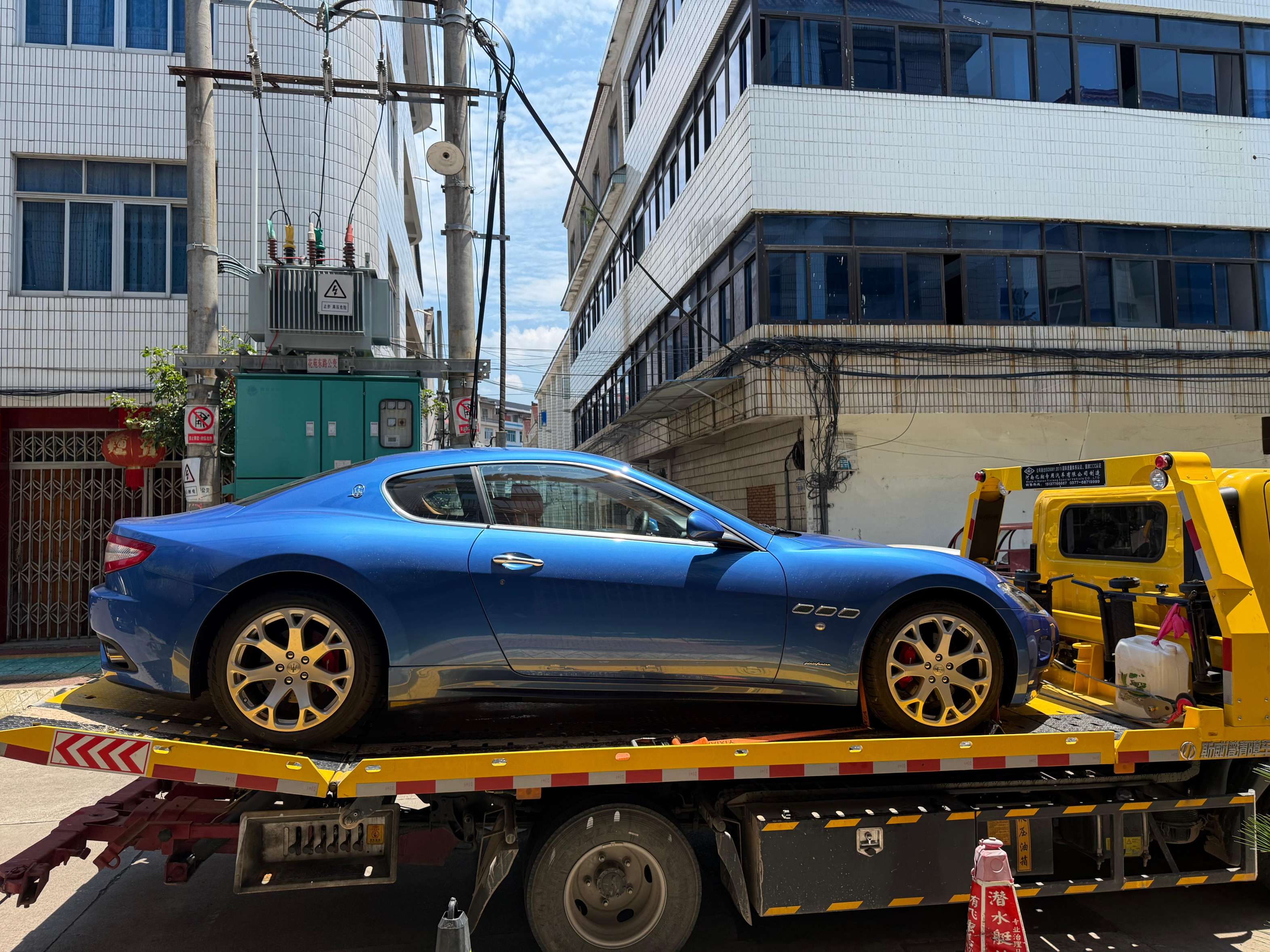 二手玛莎拉蒂 GranTurismo 炫蓝/棕色 2013款 4.2L 标准版
