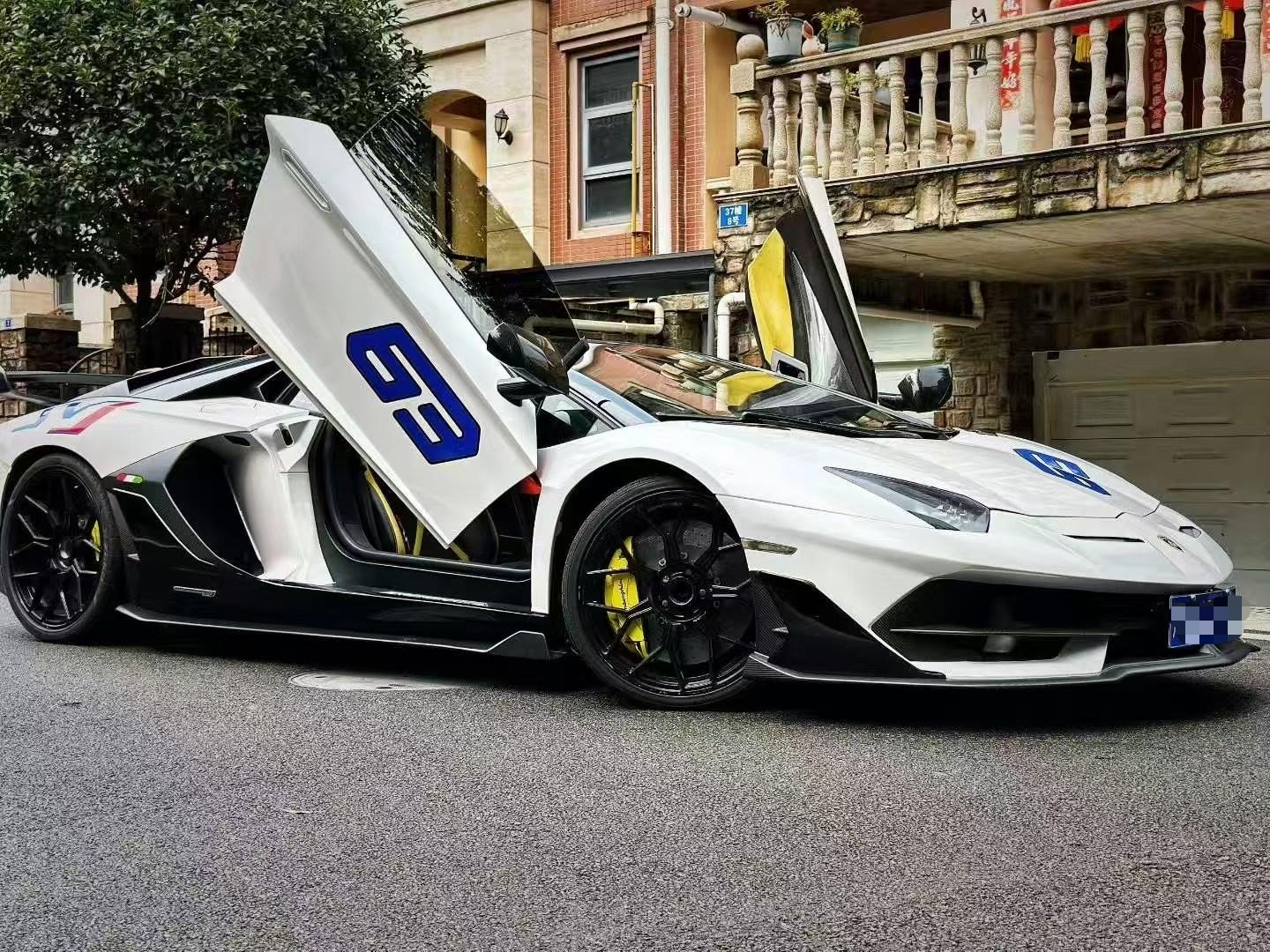 二手兰博基尼 Aventador 白色/黑色 2011款 LP 700-4