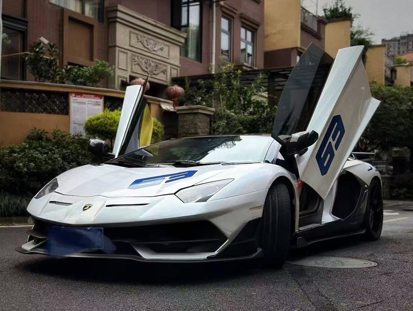 二手兰博基尼 Aventador 白色/黑色 2011款 LP 700-4
