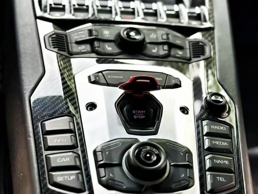 二手兰博基尼 Aventador 白色/黑色 2011款 LP 700-4