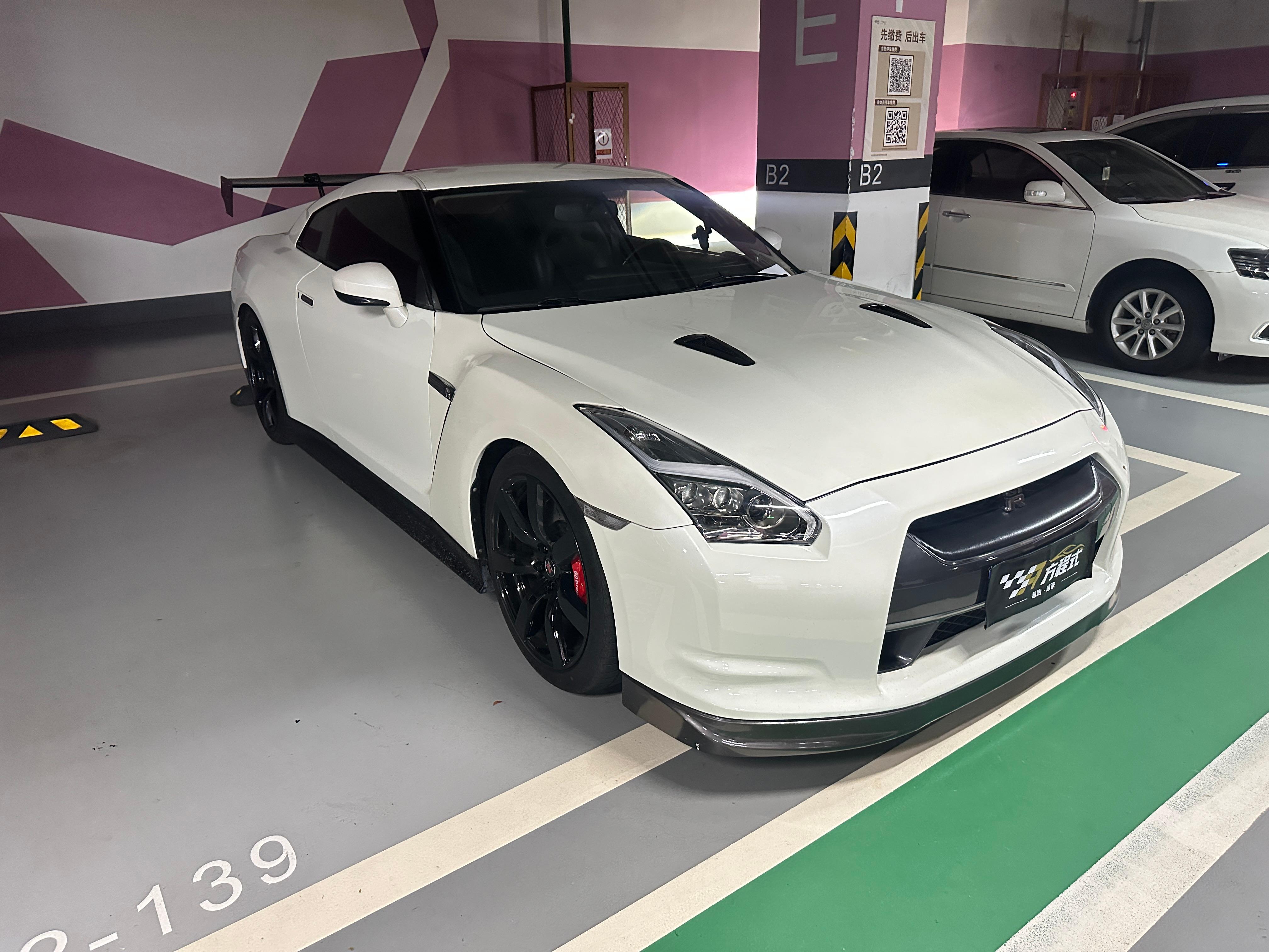 二手日产 GT-R 白色/黑色 GTR Premium Edition  中规版