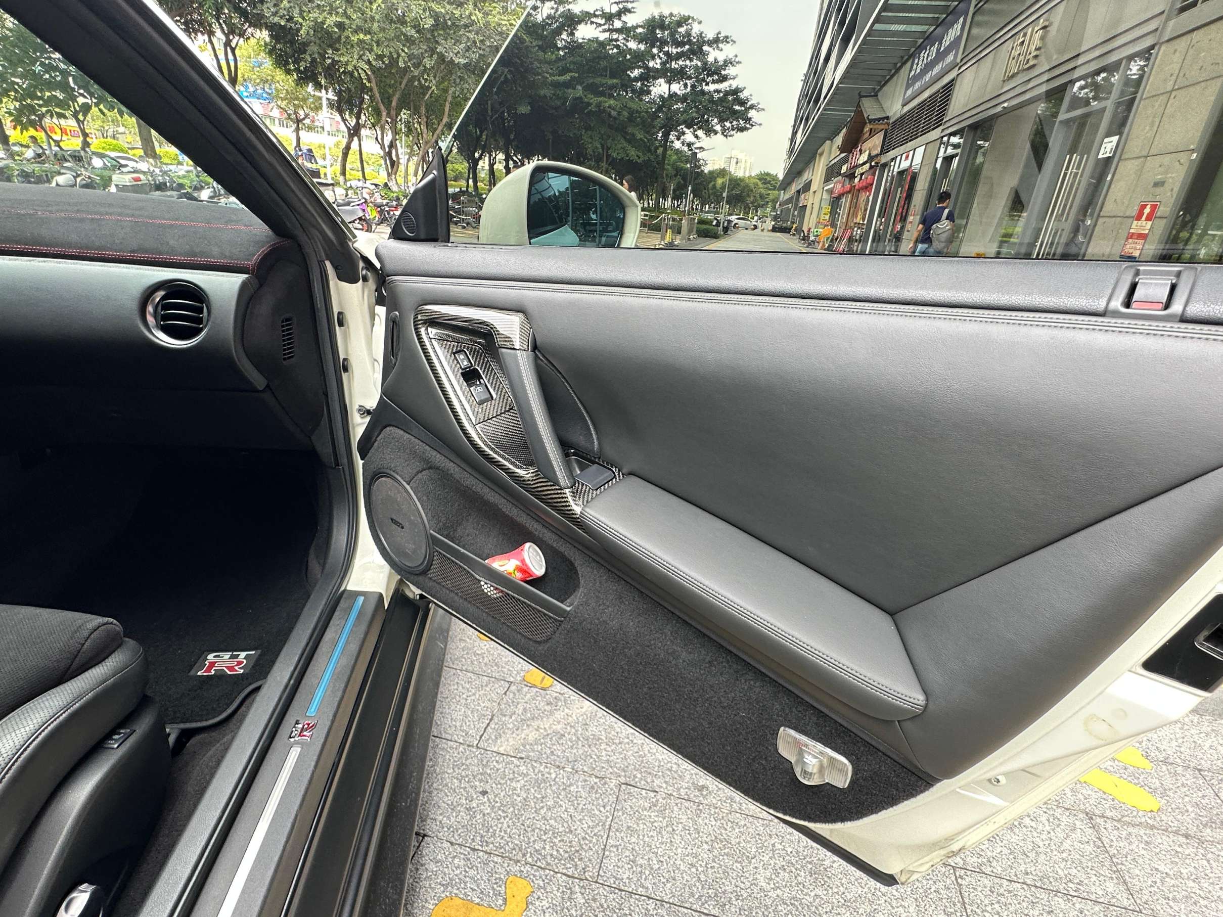 二手日产 GT-R 白色/黑色 GTR Premium Edition  中规版