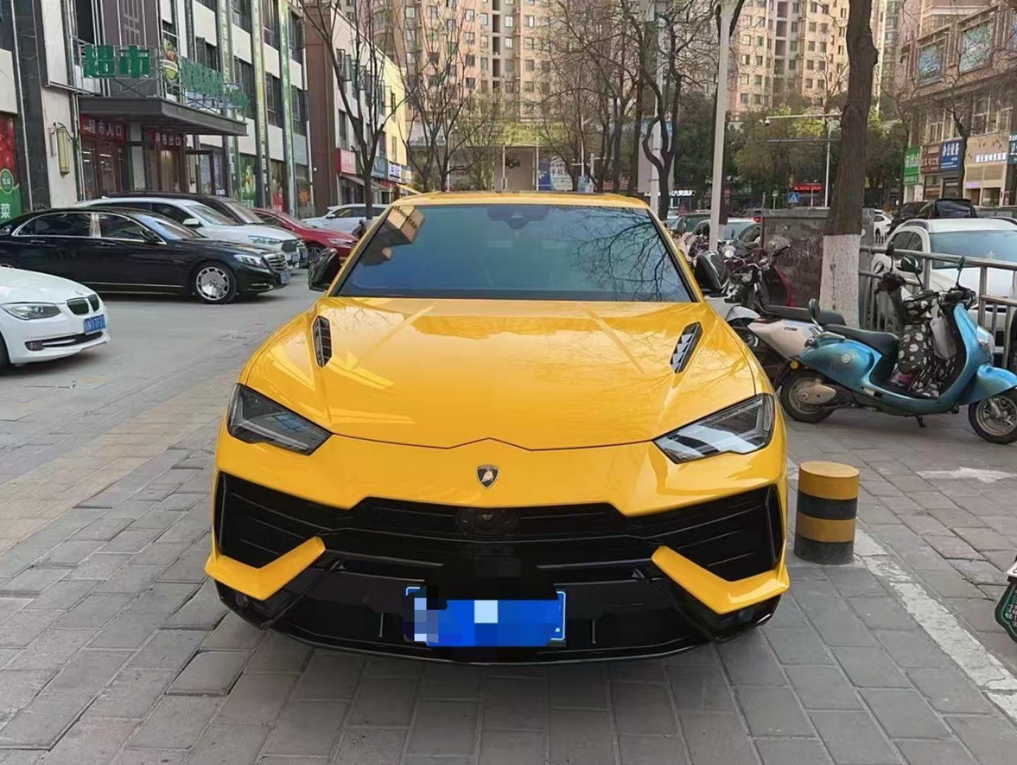 二手兰博基尼 Urus 灰色/黑色 Urus S  中规版