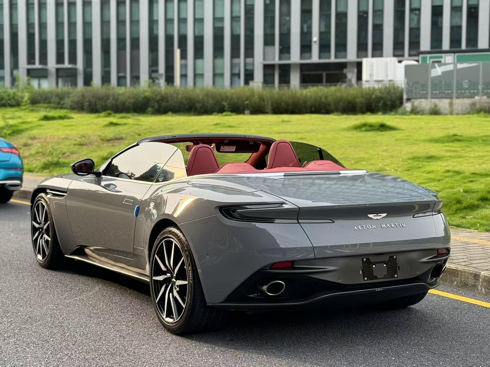 二手阿斯顿·马丁 DB11 水泥灰/红色 2022款 4.0T V8 Volante