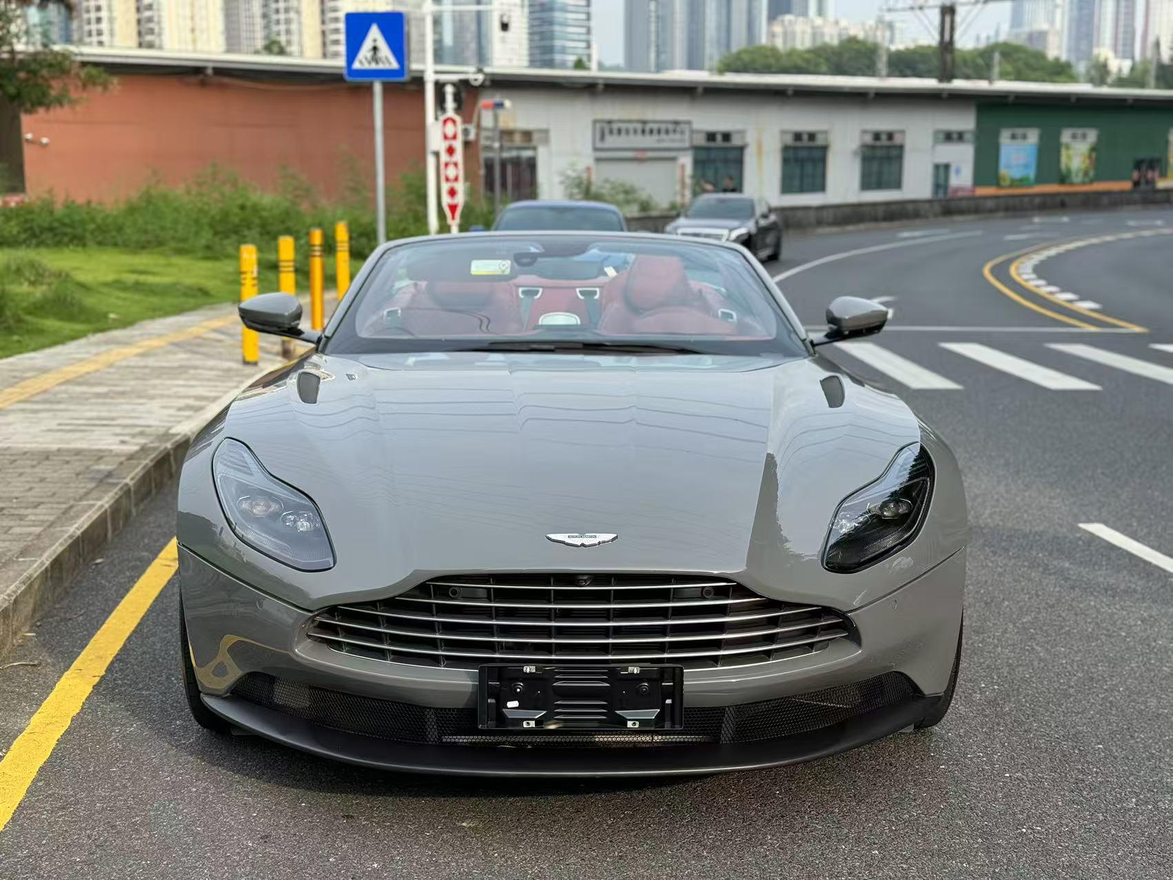 二手阿斯顿·马丁 DB11 水泥灰/红色 2022款 4.0T V8 Volante