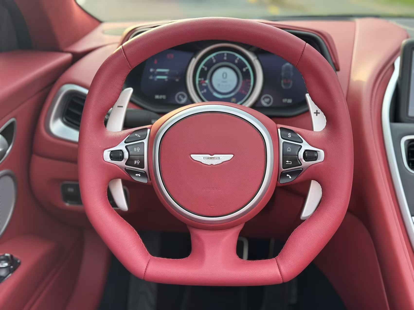 二手阿斯顿·马丁 DB11 水泥灰/红色 2022款 4.0T V8 Volante