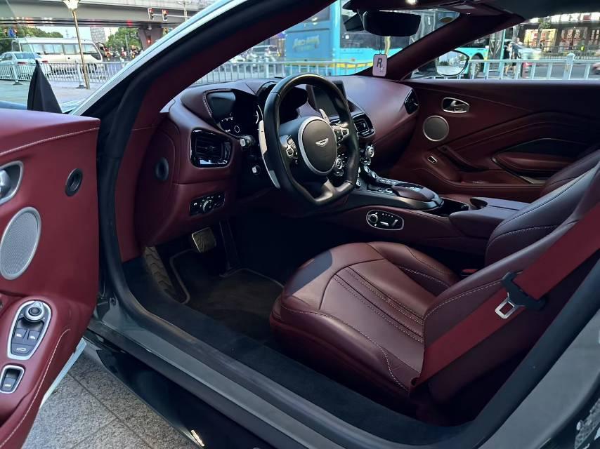 二手阿斯顿·马丁 V8 Vantage 灰色/红色 2020款 4.0T V8 Roadster
