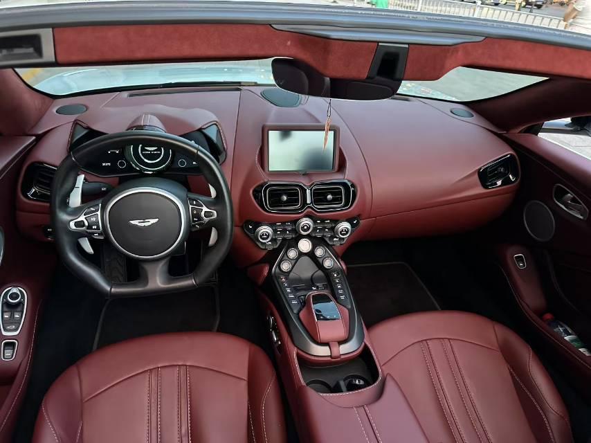 二手阿斯顿·马丁 V8 Vantage 灰色/红色 2020款 4.0T V8 Roadster