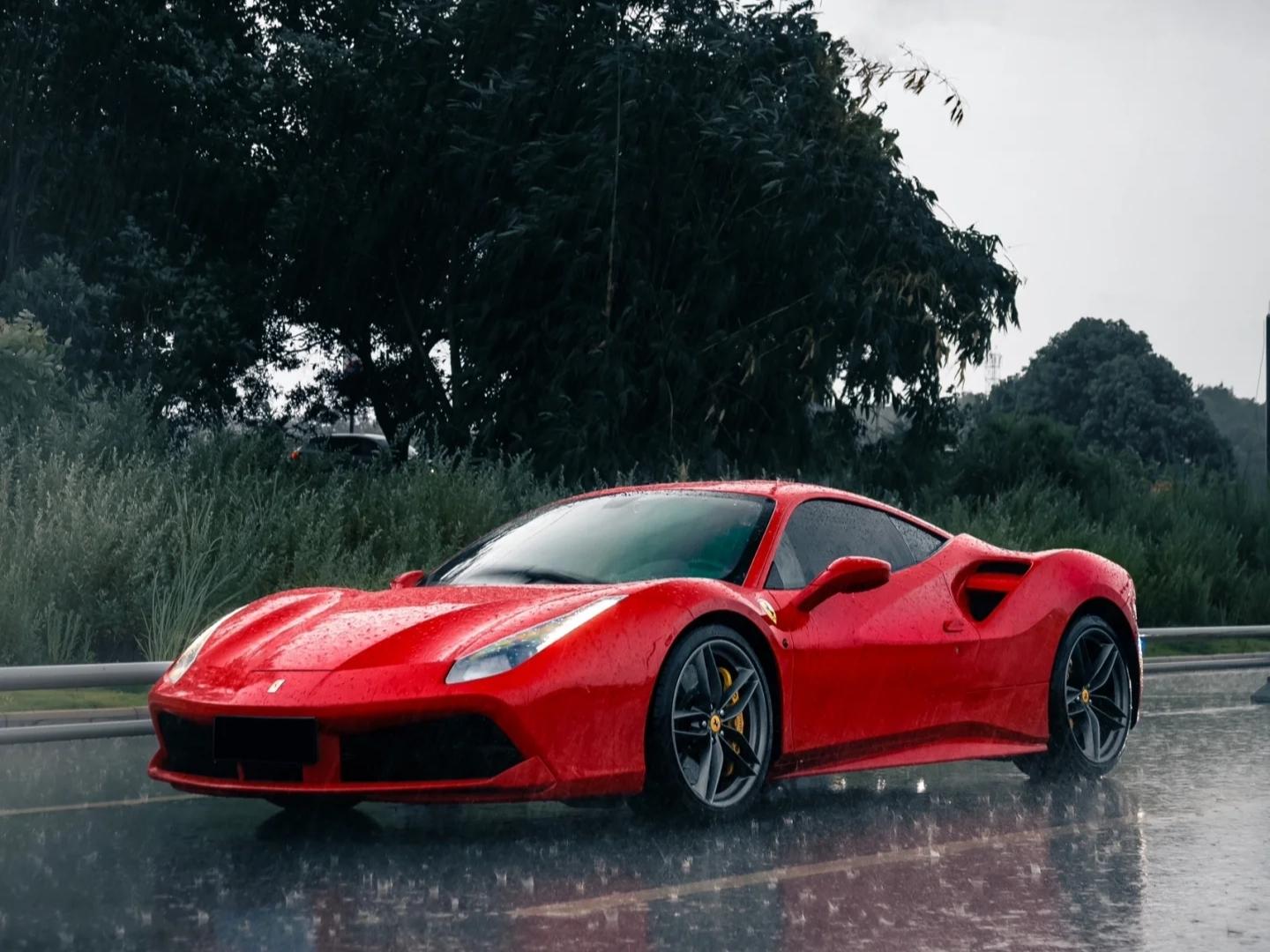 二手法拉利 488 红色/红色 2015款 488 GTB