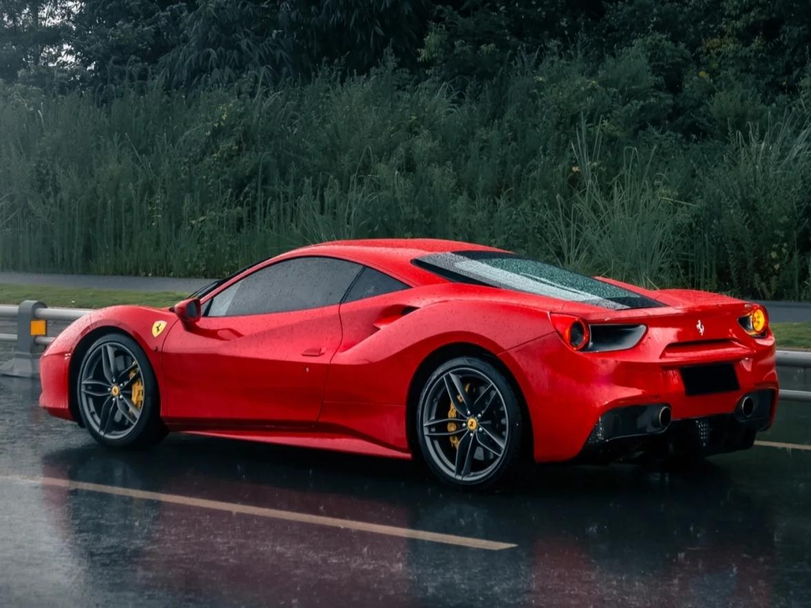 二手法拉利 488 红色/红色 2015款 488 GTB