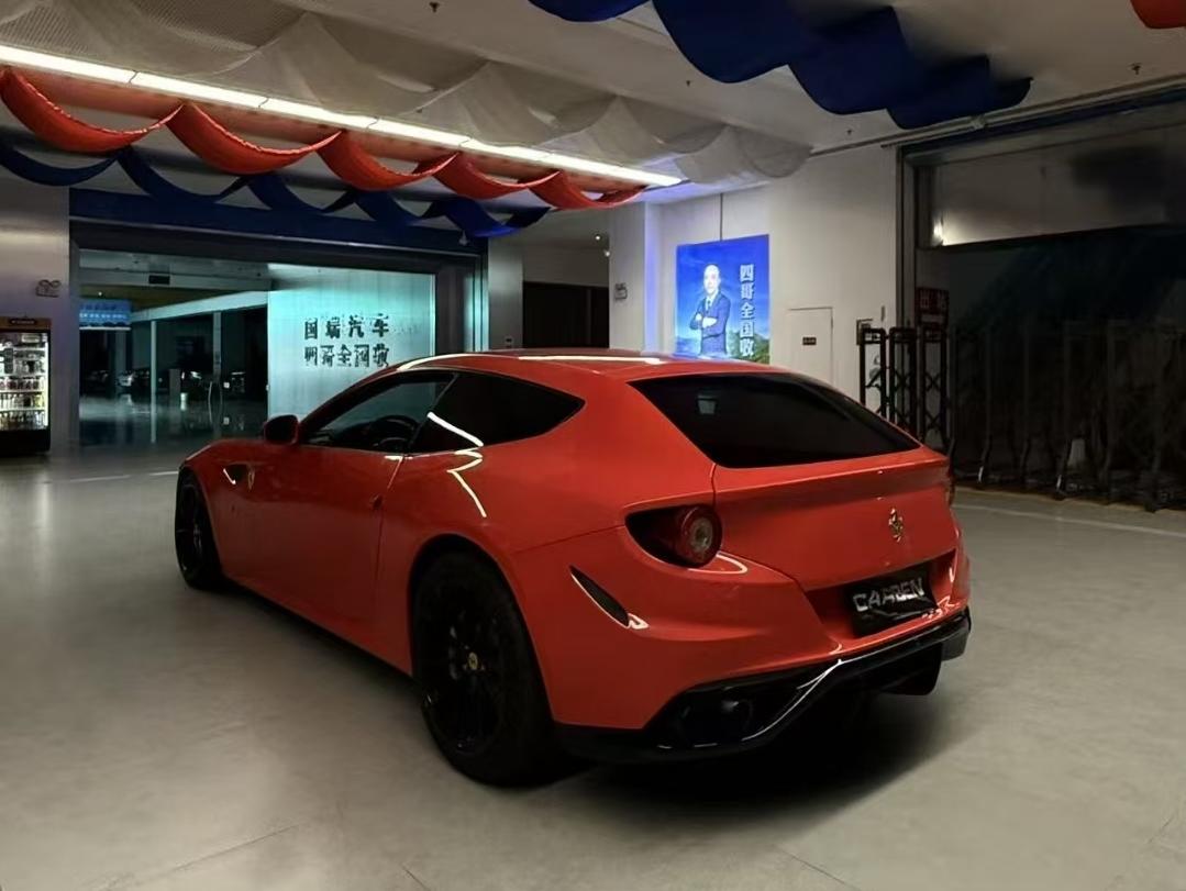 二手法拉利 FF 黄色/黑红 2012款 6.3L V12