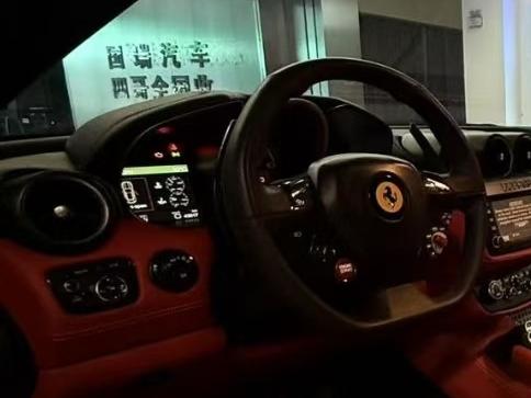 二手法拉利 FF 黄色/黑红 2012款 6.3L V12