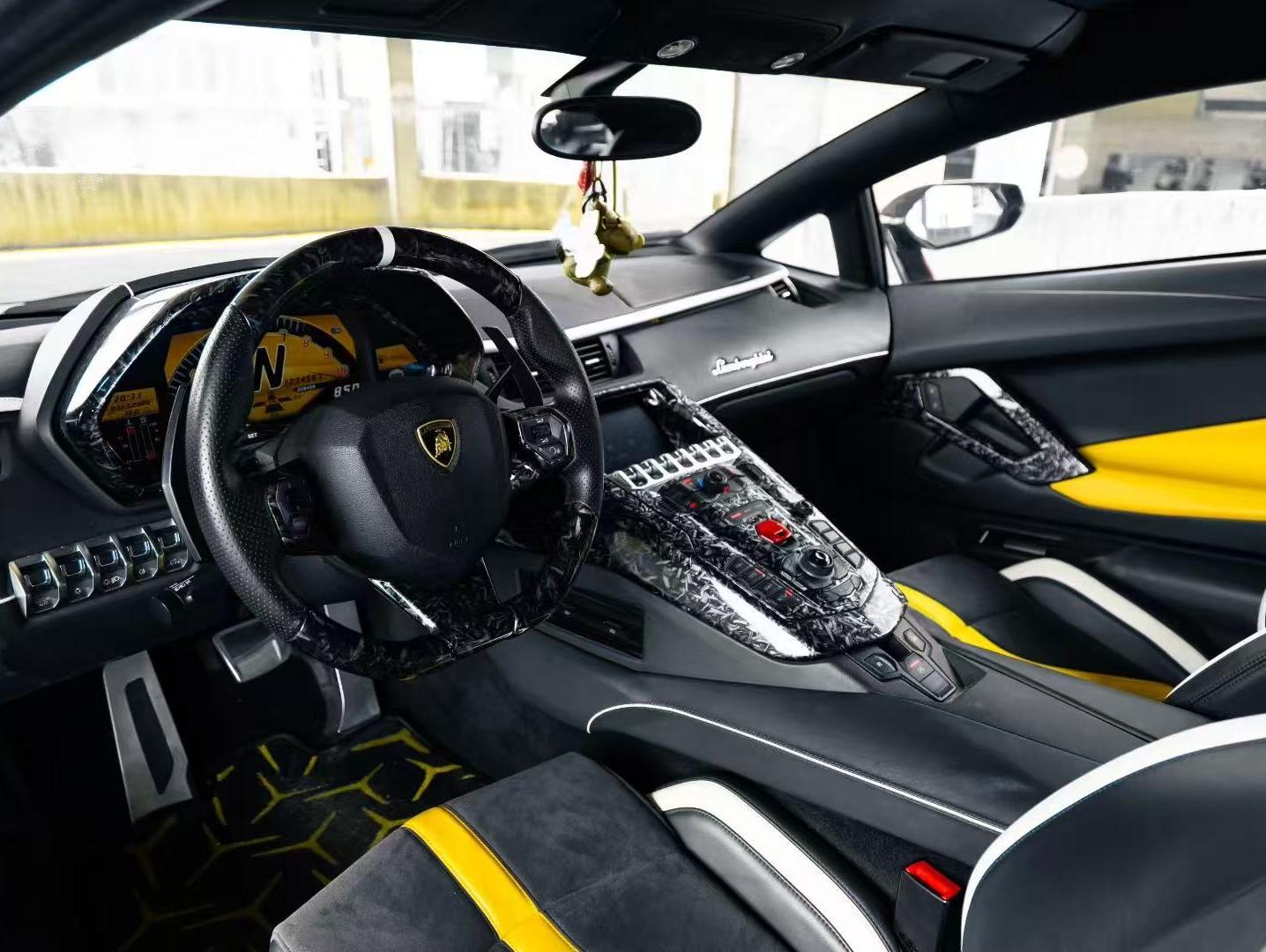 二手兰博基尼 Aventador 白色/黑色 2011款 LP 700-4