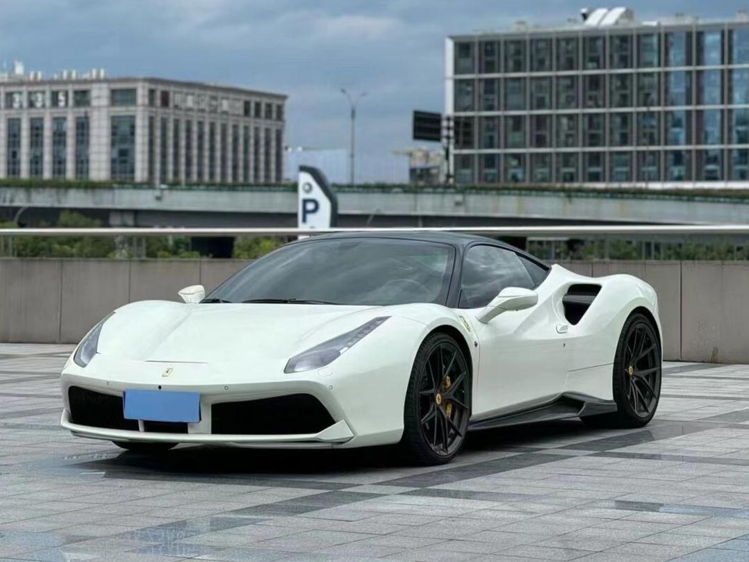 二手法拉利 488 白色/红色 2015款 488 GTB