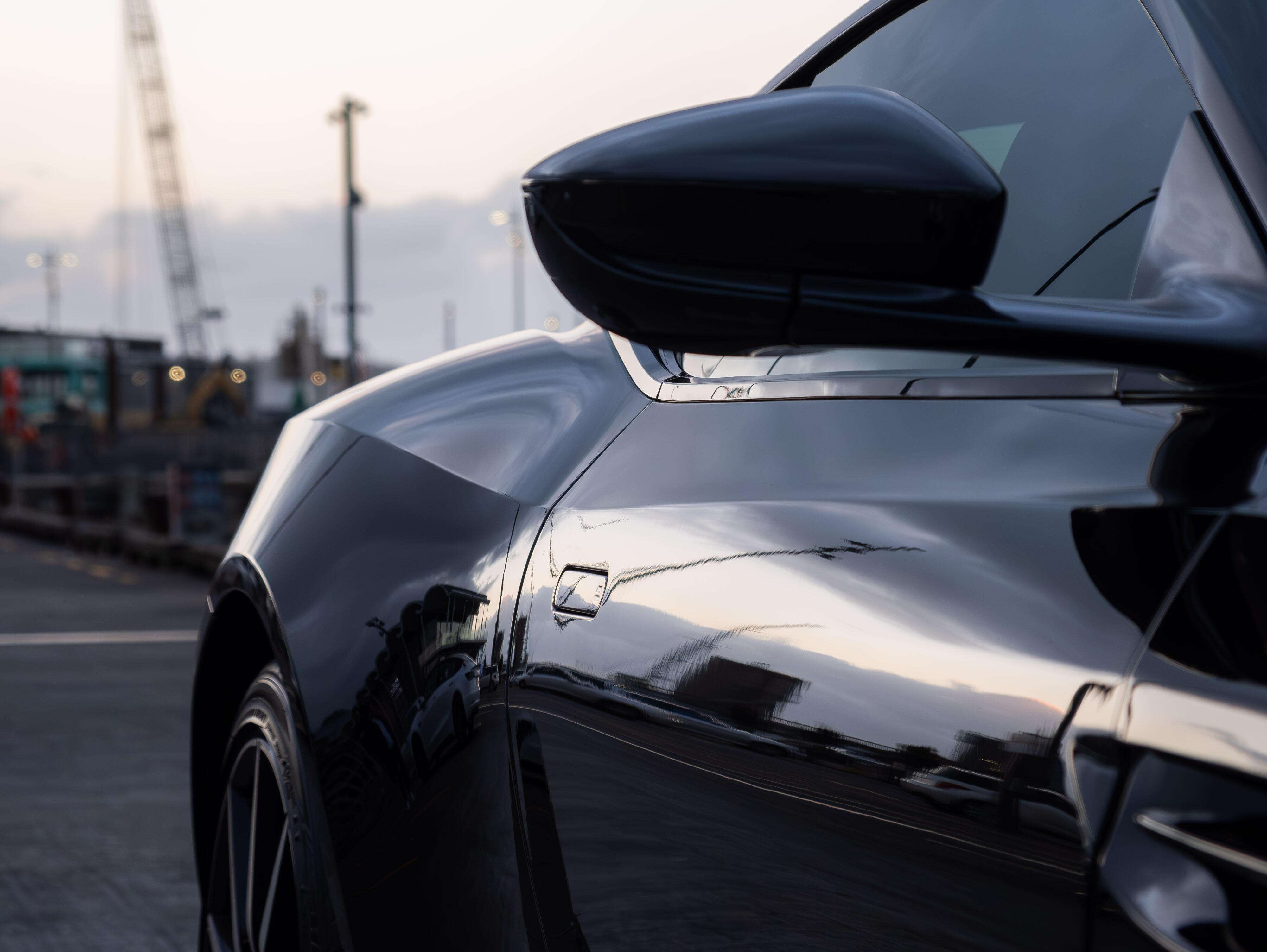 二手阿斯顿·马丁 DB11 黑色/红色 2019款 4.0T V8 Coupe