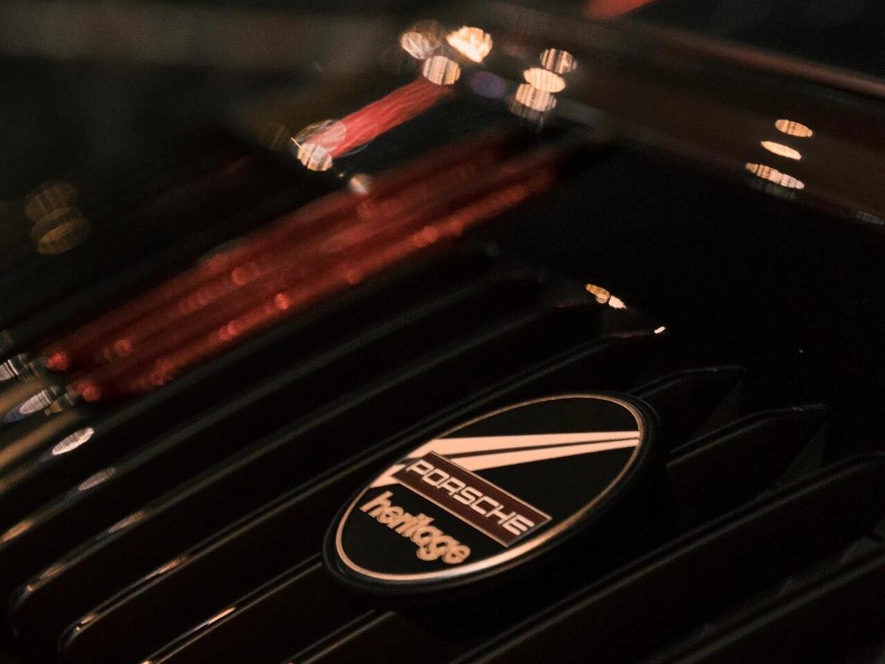 二手保时捷 911 红色/米色 2020款Targa 4S 3.0T Heritage Desian 特别版