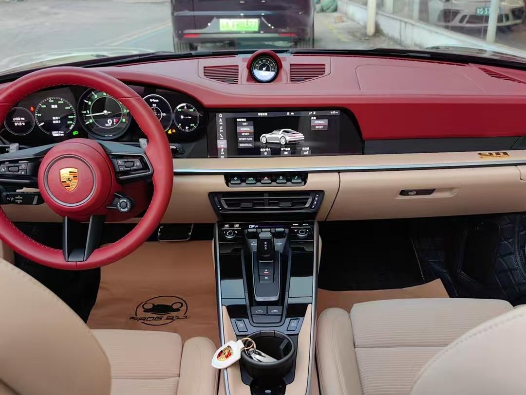 二手保时捷 911 红色/米色 2020款Targa 4S 3.0T Heritage Desian 特别版