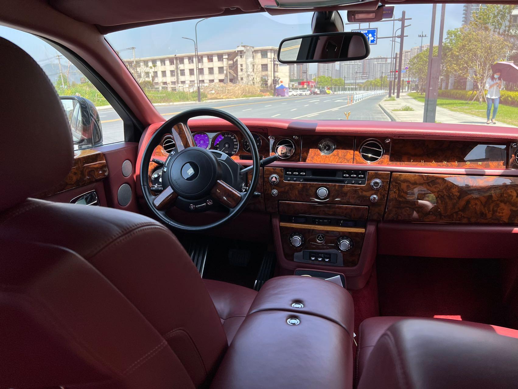 二手劳斯莱斯 幻影 黑色/红色 2013款 6.7L 加长版EWB