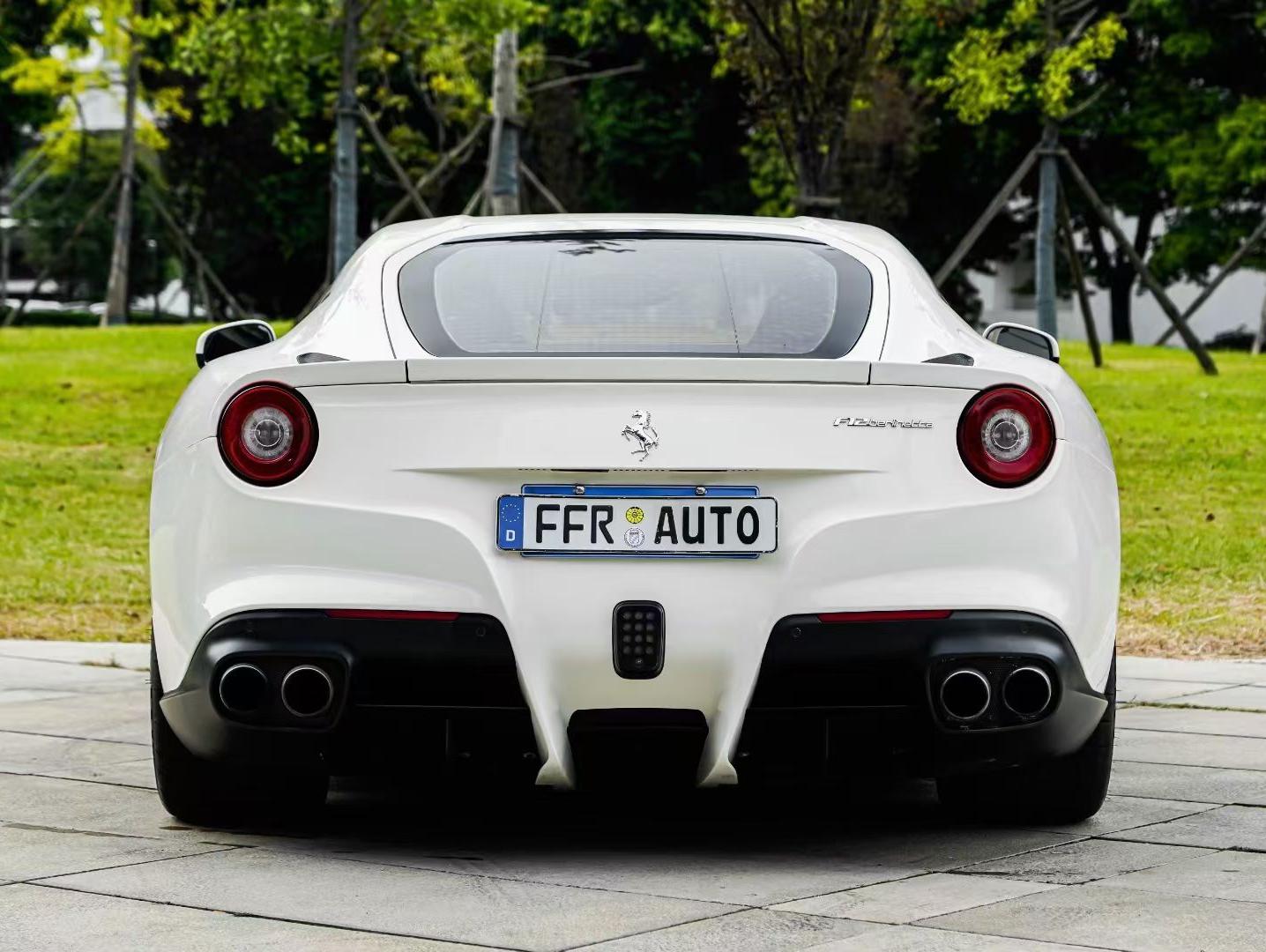 二手法拉利 F12berlinetta  白色/红色 2013款 6.3L 标准型