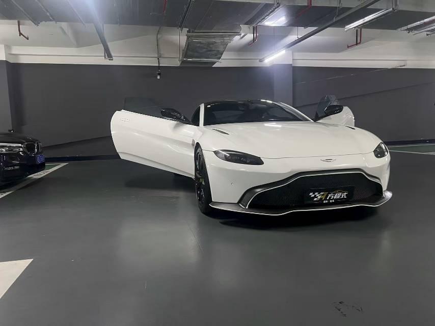 二手阿斯顿·马丁 V8 Vantage 白色/紫色 2020款 4.0T V8 Coupe